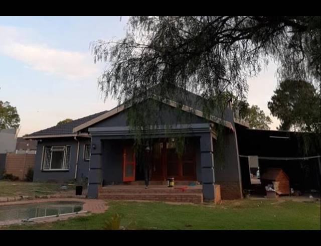 3 BEDROOM PROPERTY TO RENT IN ELSPARK